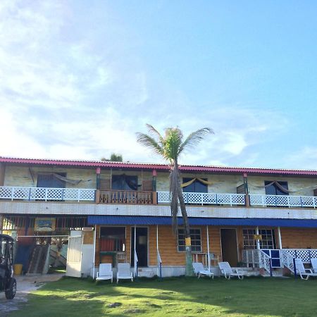 Yellow Moon Guesthouse & Apartments San Andres  Exterior photo