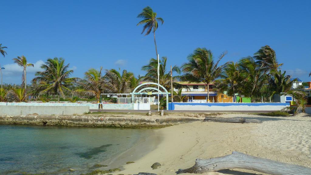 Yellow Moon Guesthouse & Apartments San Andres  Exterior photo